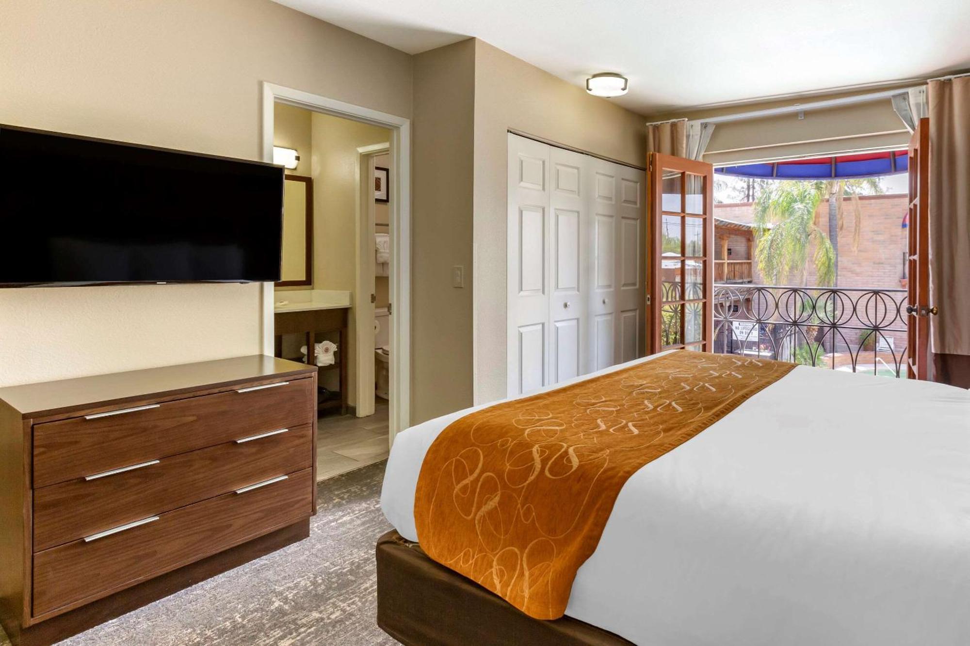 Comfort Suites At Sabino Canyon Тусон Номер фото